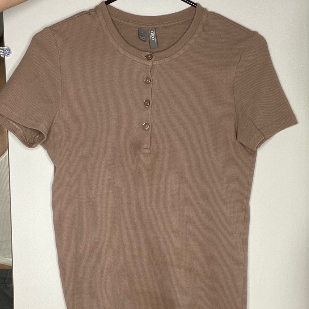 Shirt - Picture 2 of 3